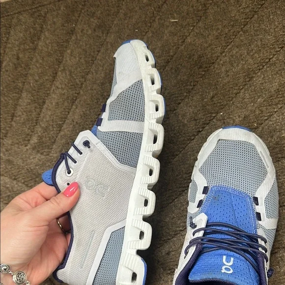 On cloud sneakers - Picture 5 of 6